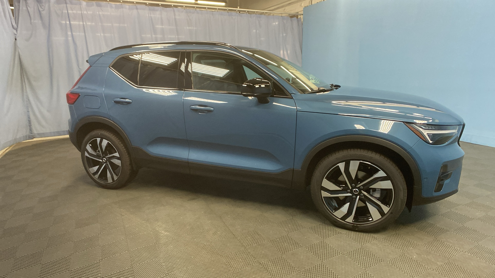 2025 Volvo XC40 Ultra Dark Theme 9