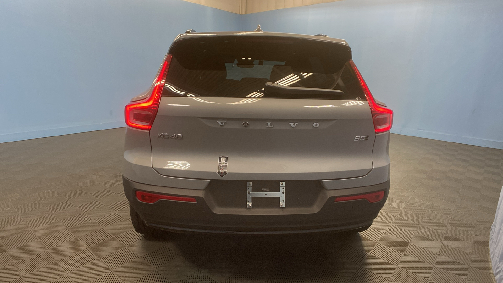 2025 Volvo XC40 Plus Dark Theme 6