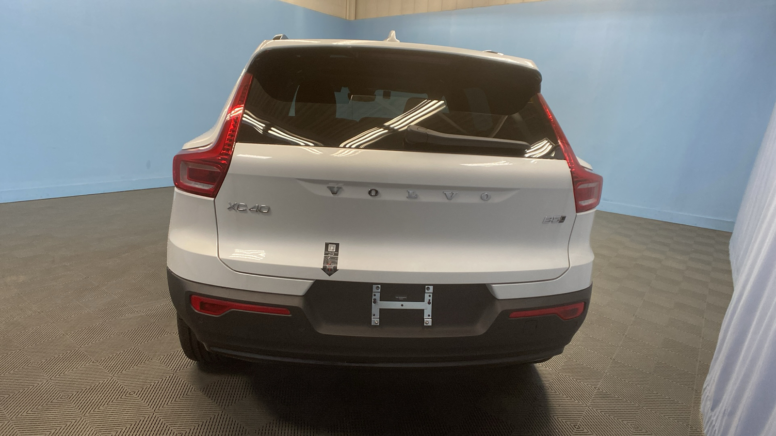 2025 Volvo XC40 Plus Dark Theme 6