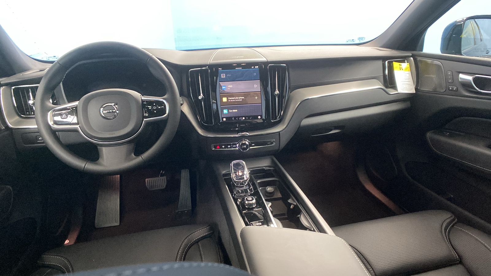 2024 Volvo XC60 Recharge Plug-In Hybrid Ultimate Black Edition 18
