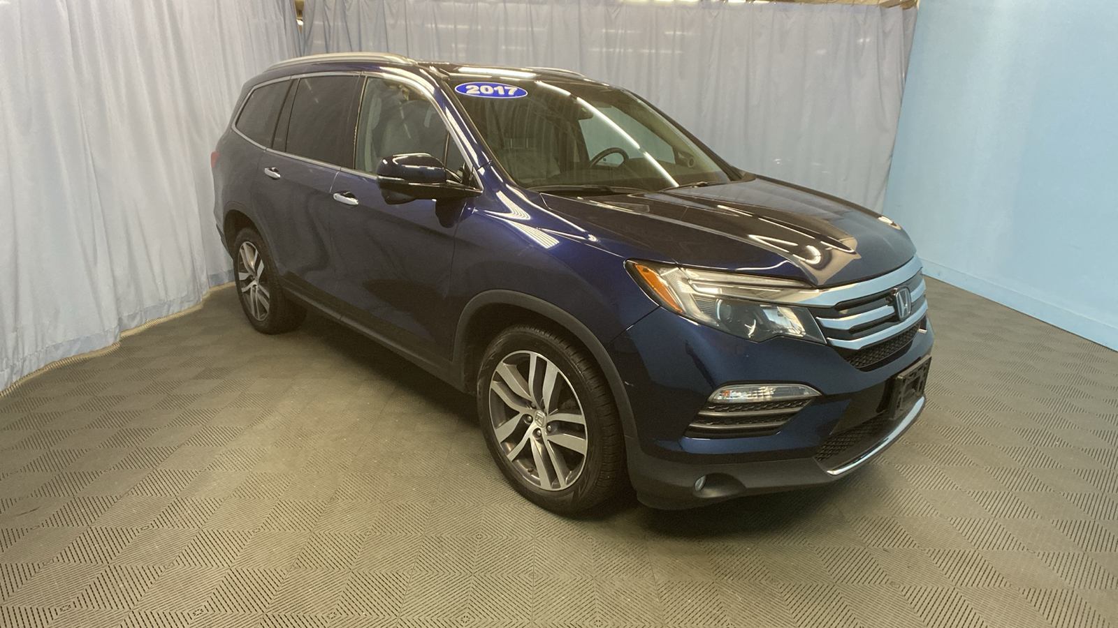 2017 Honda Pilot Touring 1