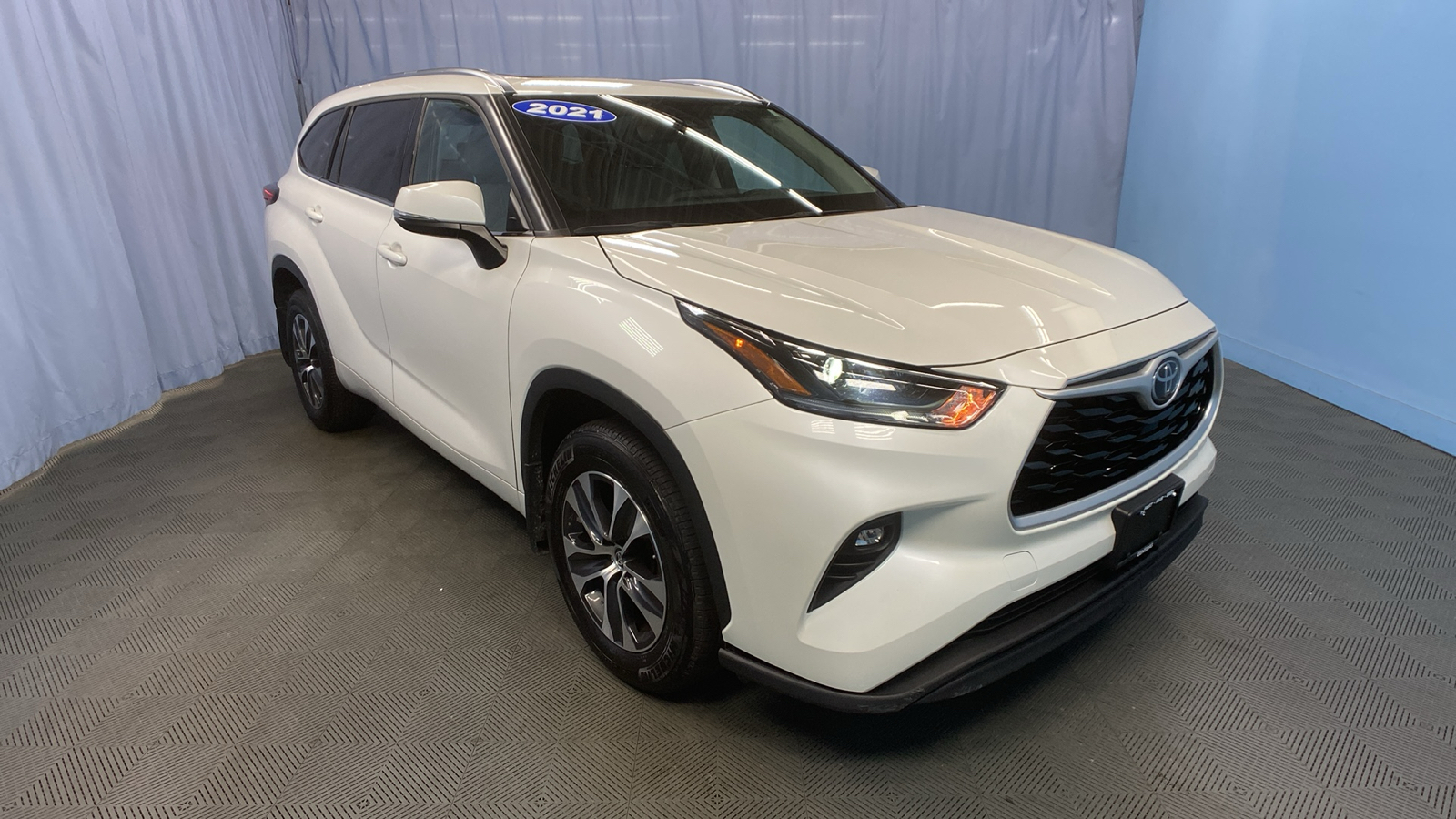 2021 Toyota Highlander XLE 1