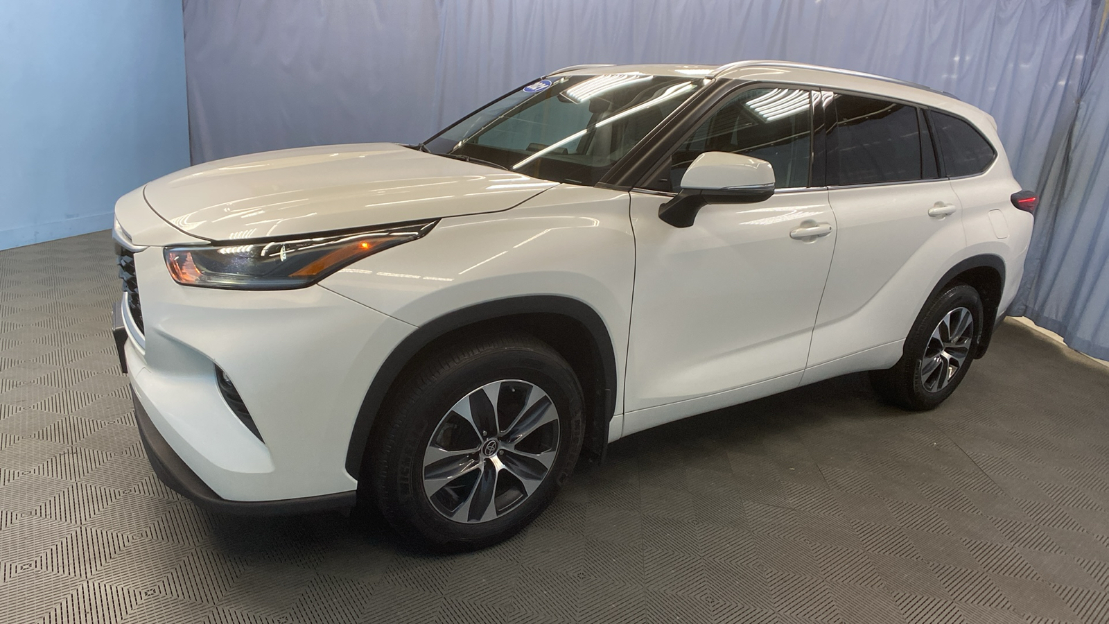 2021 Toyota Highlander XLE 3