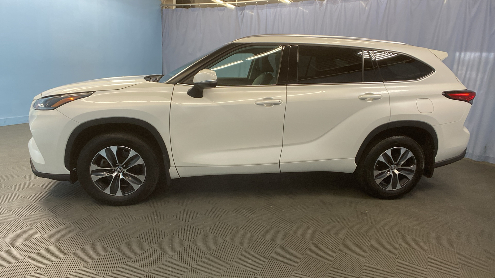 2021 Toyota Highlander XLE 4