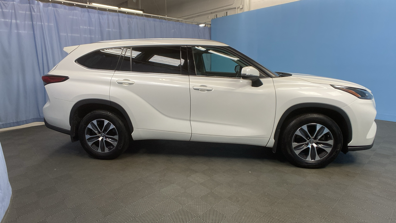 2021 Toyota Highlander XLE 8