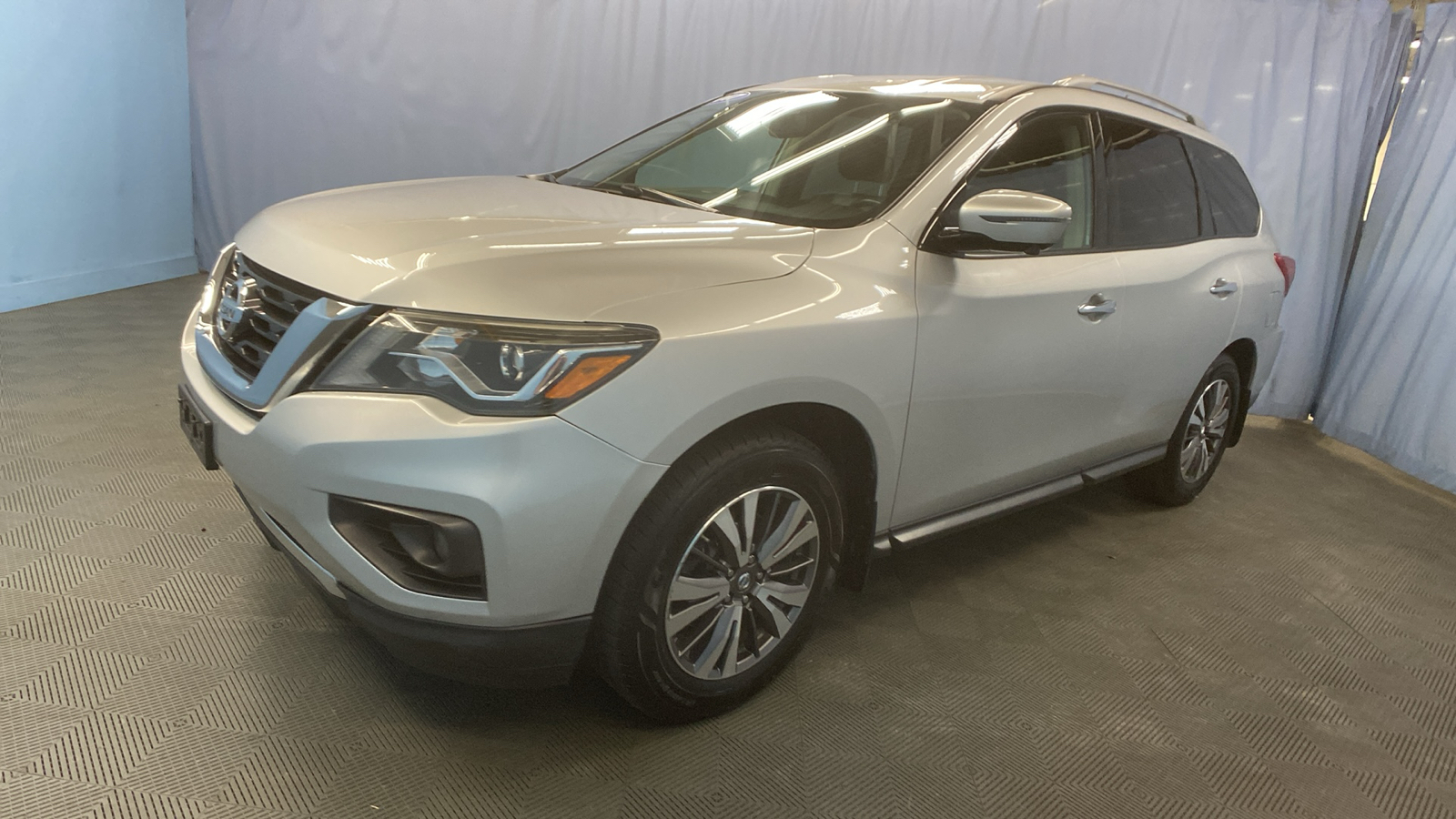 2017 Nissan Pathfinder SL 3