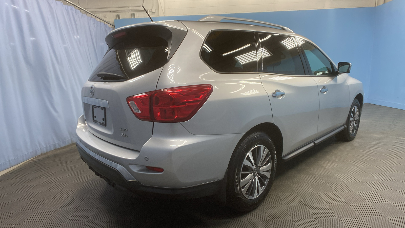 2017 Nissan Pathfinder SL 6