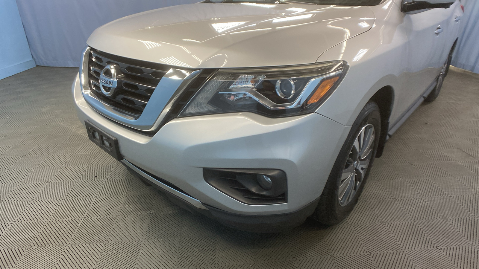 2017 Nissan Pathfinder SL 51