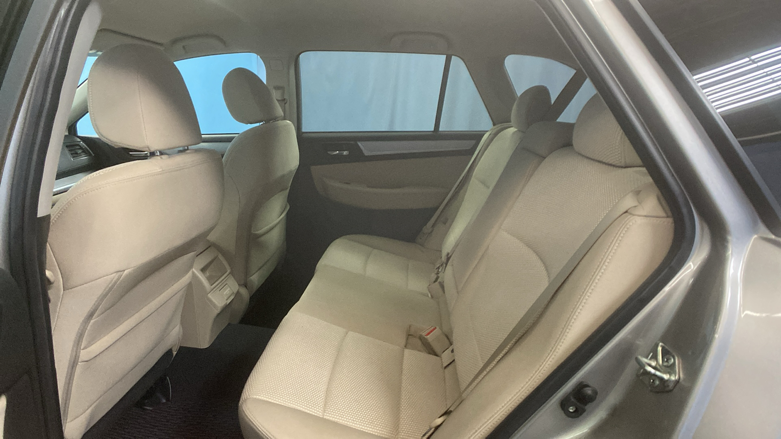 2018 Subaru Outback Premium 26