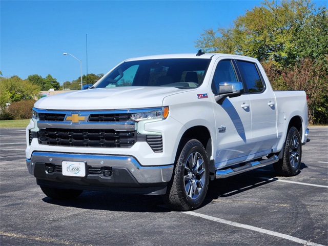 2024 Chevrolet Silverado 1500 LT 3