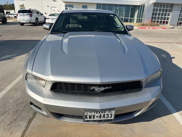 2010 Ford Mustang V6 2