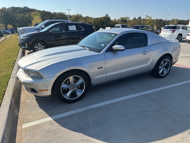 2010 Ford Mustang V6 3