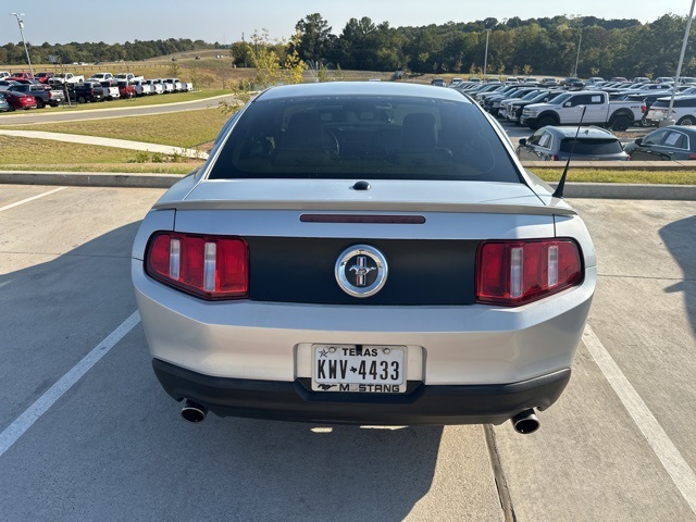 2010 Ford Mustang V6 4