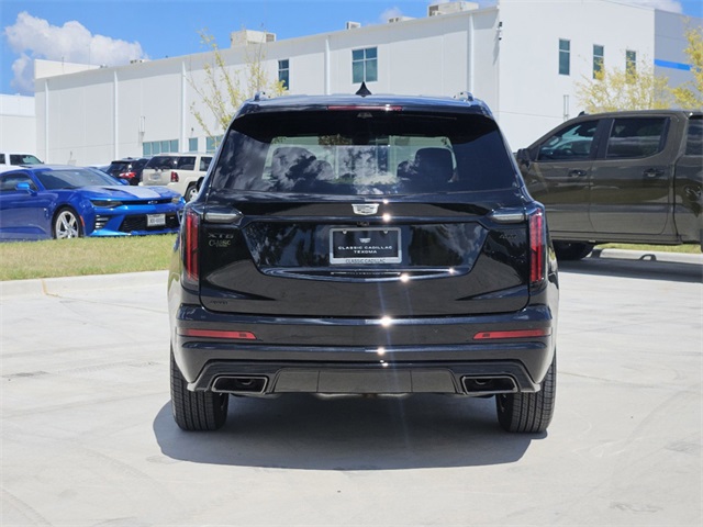 2024 Cadillac XT6 Sport 8