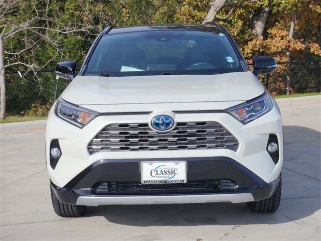 2020 Toyota RAV4 Hybrid XSE 3