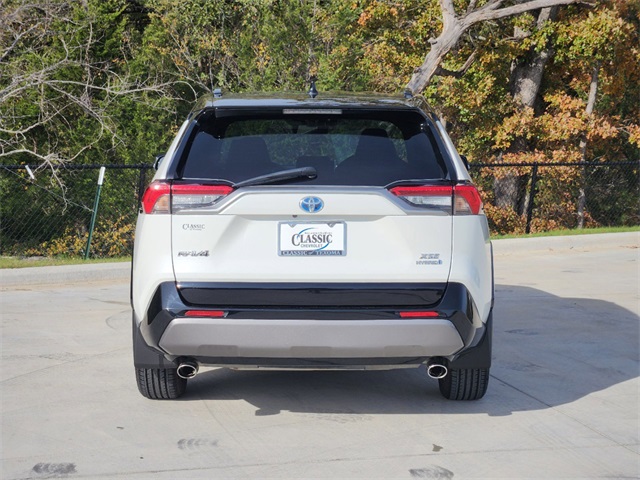 2020 Toyota RAV4 Hybrid XSE 6