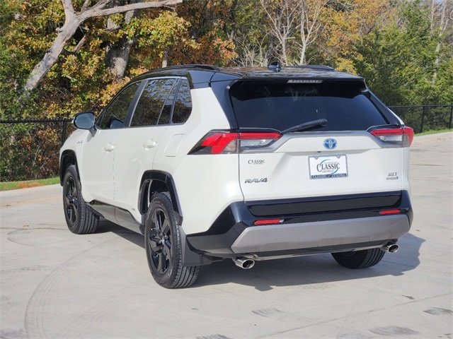 2020 Toyota RAV4 Hybrid XSE 7