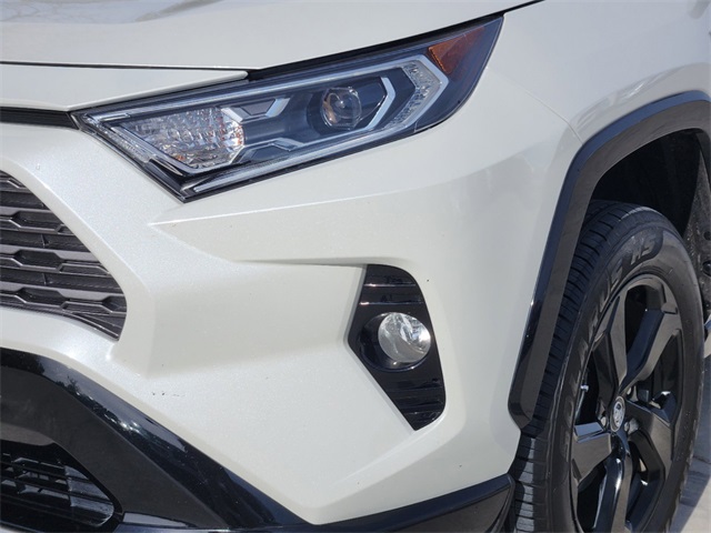 2020 Toyota RAV4 Hybrid XSE 9