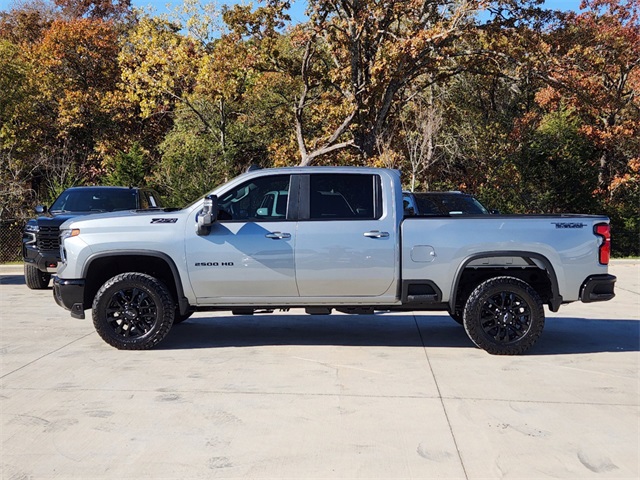 2025 Chevrolet Silverado 2500HD LT 8