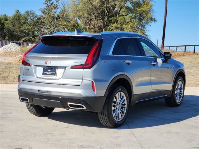 2025 Cadillac XT4 Premium Luxury 4