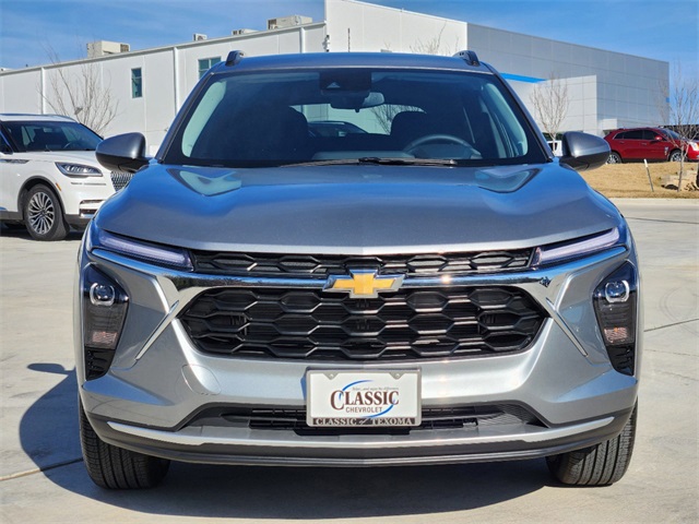 2025 Chevrolet Trax LT 3