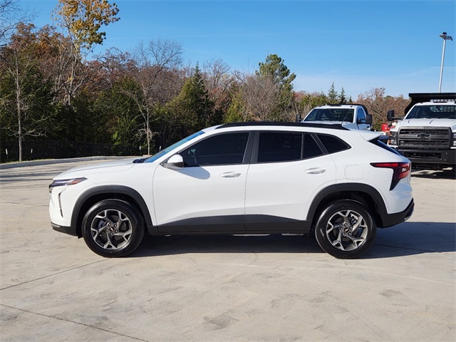 2025 Chevrolet Trax LT 8