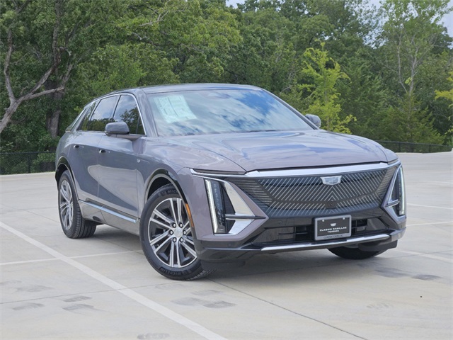 2024 Cadillac LYRIQ Luxury 1