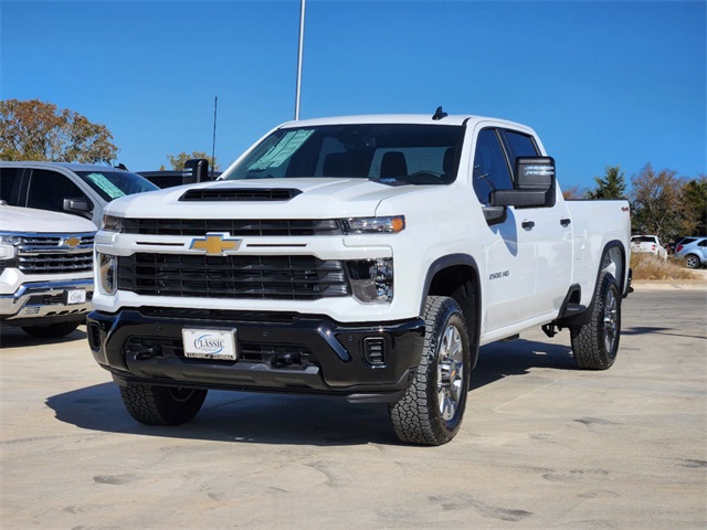 2025 Chevrolet Silverado 2500HD Custom 3