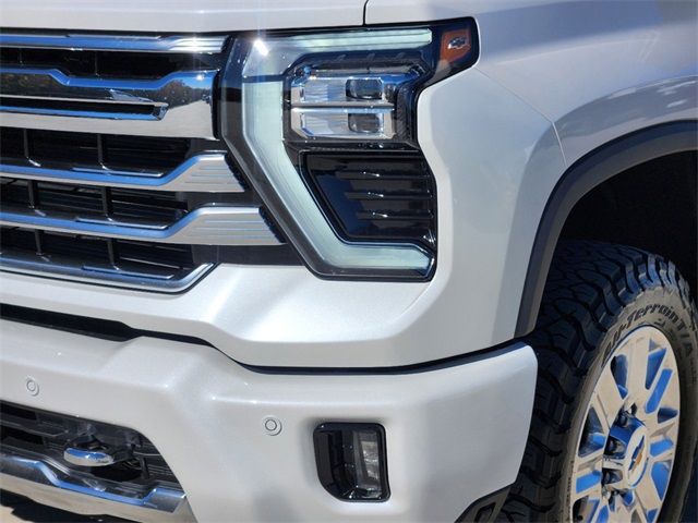 2025 Chevrolet Silverado 2500HD High Country 9