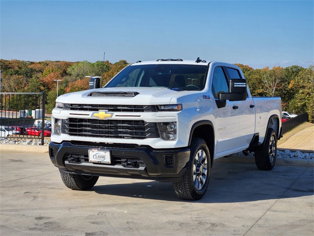 2025 Chevrolet Silverado 2500HD Custom 3