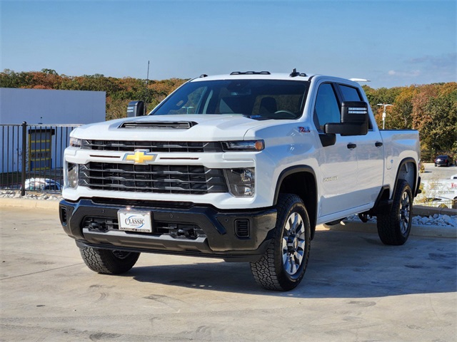 2025 Chevrolet Silverado 2500HD Custom 3