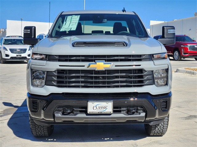 2025 Chevrolet Silverado 2500HD Custom 3