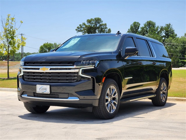 2024 Chevrolet Suburban LT 3