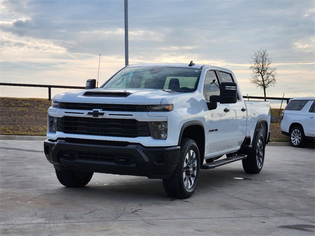 2024 Chevrolet Silverado 2500HD Custom 3