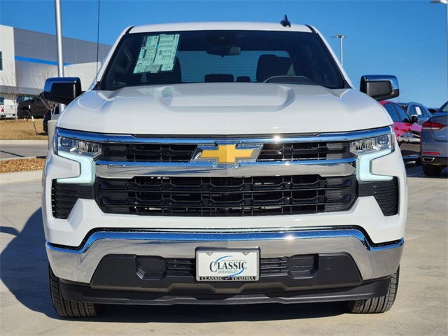 2025 Chevrolet Silverado 1500 LT 3