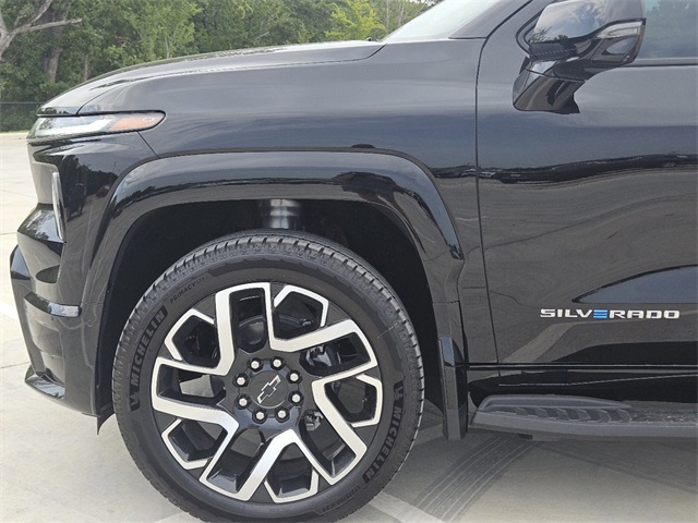 2024 Chevrolet Silverado EV RST 8