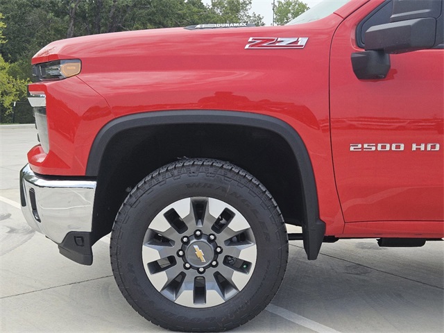 2024 Chevrolet Silverado 2500HD LT 8