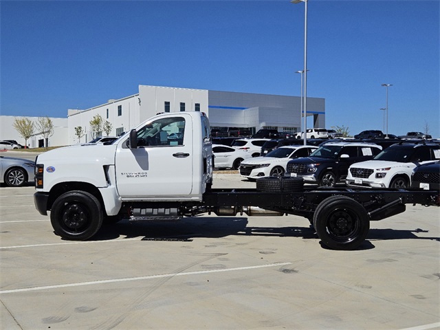 2024 Chevrolet Silverado 5500HD 1WT 6