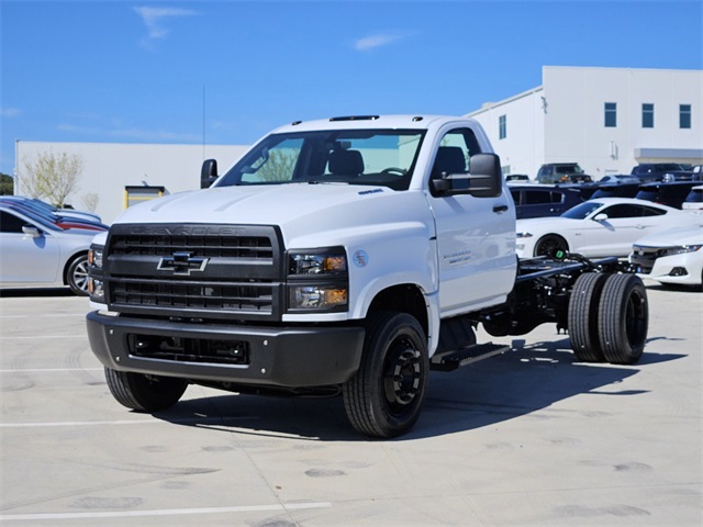 2024 Chevrolet Silverado 5500HD 1WT 3