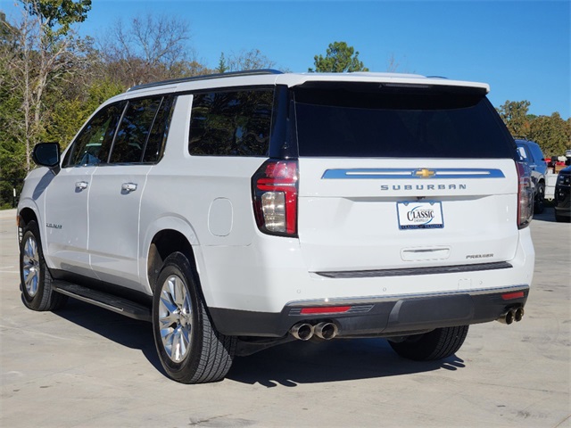 2022 Chevrolet Suburban Premier 8