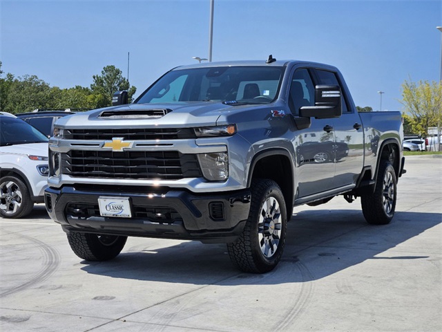 2024 Chevrolet Silverado 2500HD Custom 3