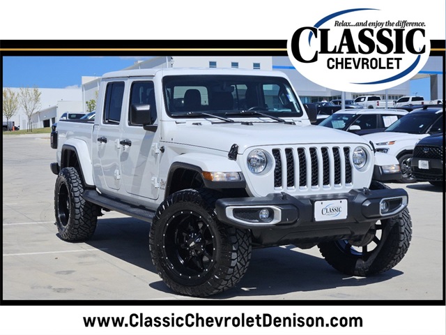 2022 Jeep Gladiator Overland 1