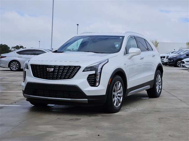 2022 Cadillac XT4 Premium Luxury 3