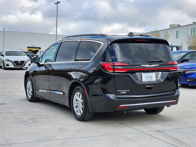 2022 Chrysler Pacifica Touring L 6