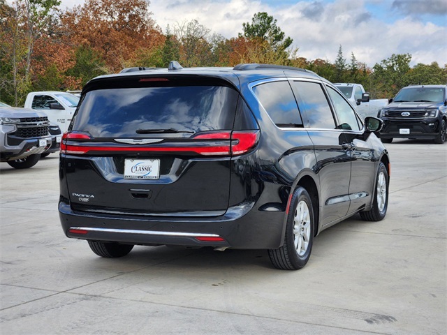 2022 Chrysler Pacifica Touring L 8