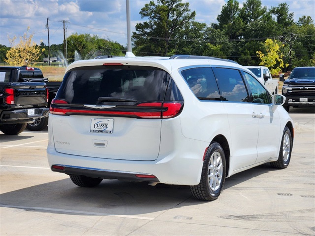 2022 Chrysler Pacifica Touring L 8