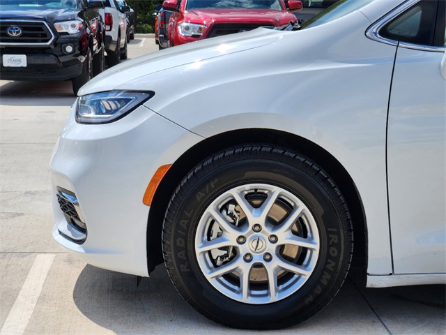 2022 Chrysler Pacifica Touring L 10