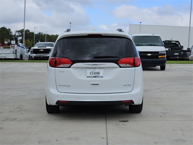 2020 Chrysler Pacifica Limited 8