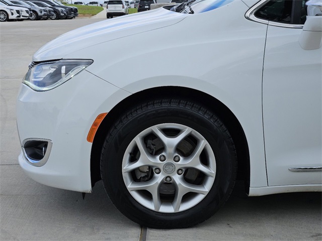 2020 Chrysler Pacifica Limited 10