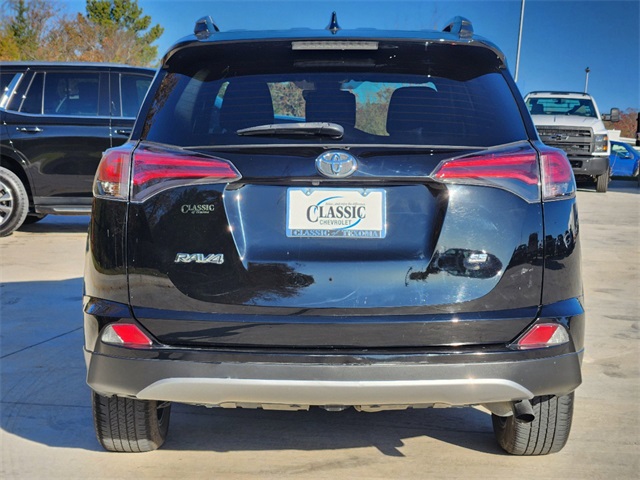 2018 Toyota RAV4 SE 6